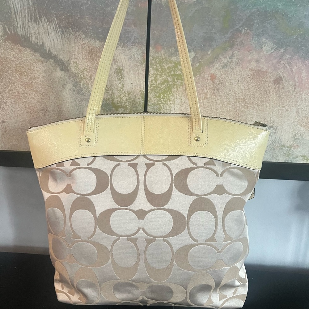 Coach Happy Large Signature Tote & Wallet - Picture 5 of 16